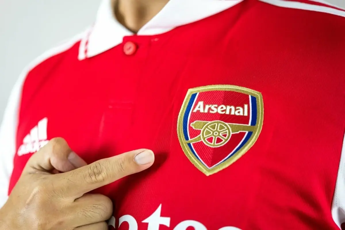 mikel-arteta-podpisal-nowy-kontrakt-z-arsenalem-zostanie-najlepiej-oplacanym-menedzerem-premier-league