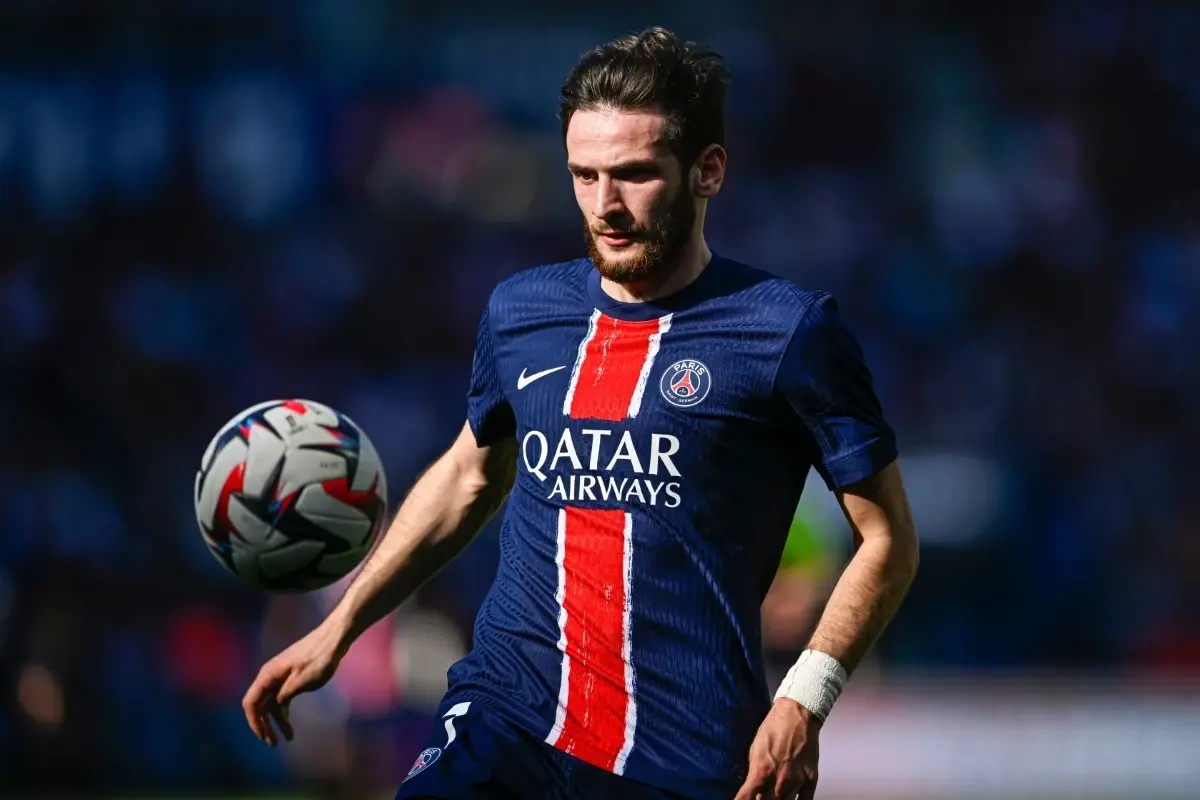 PSG szuka zastępcy za Kvaratskhelię. Enrique rozważa kilka opcji