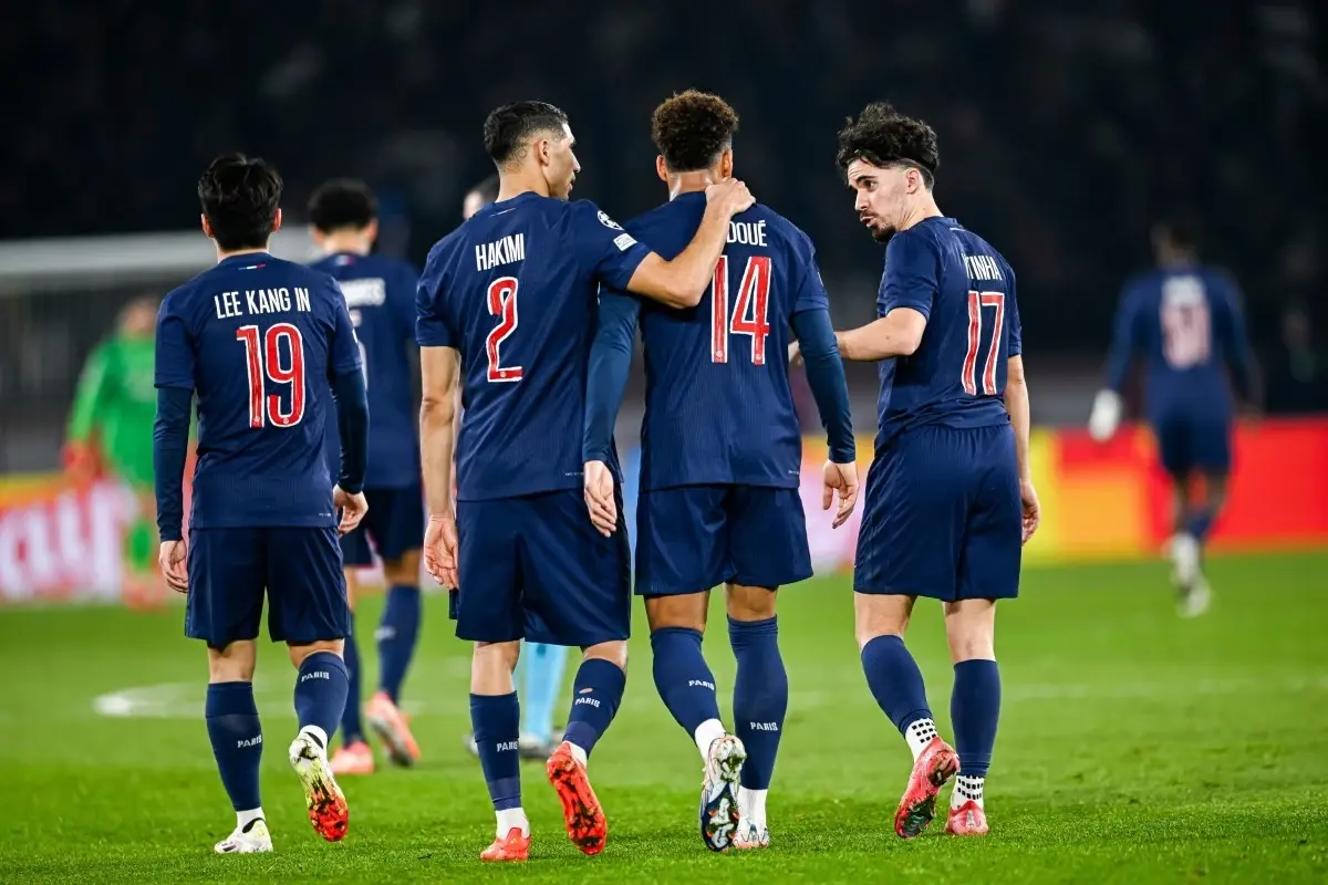Plaga kontuzji w PSG po wygranej z Barceloną. Kvaratskhelia nie zagra do końca sezonu